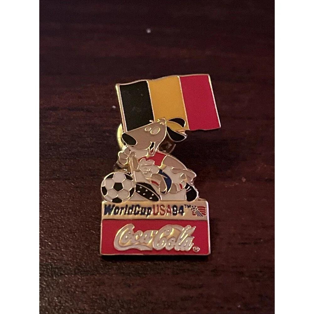 1994 USA World Cup Coca-Cola Stryker Dog Mascot Belgium Flag Lapel Hat Pin